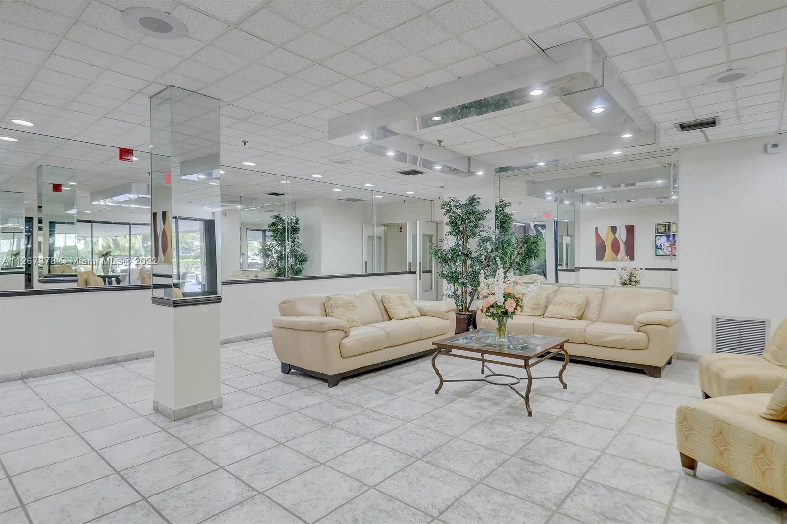 900 NE 195th St Unit: 507