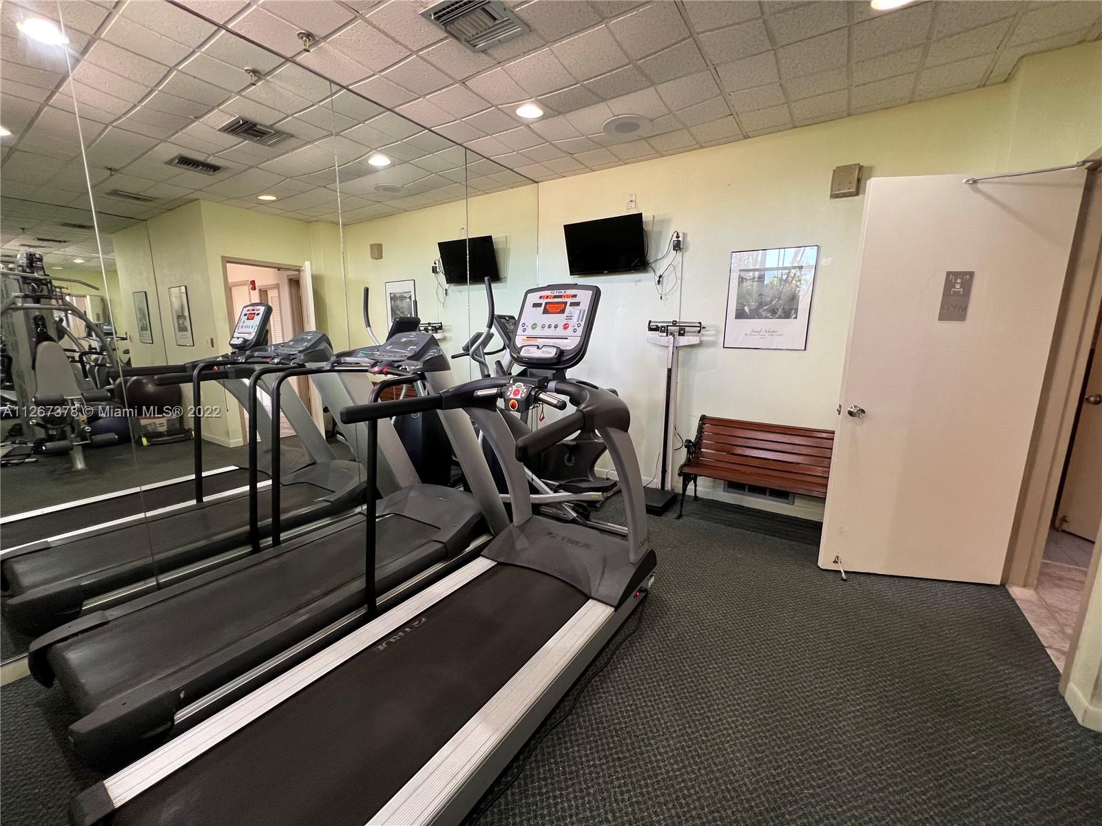 900 NE 195th St Unit: 507