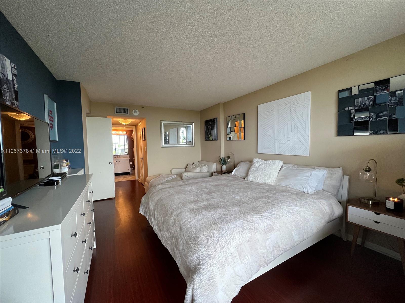 900 NE 195th St Unit: 507