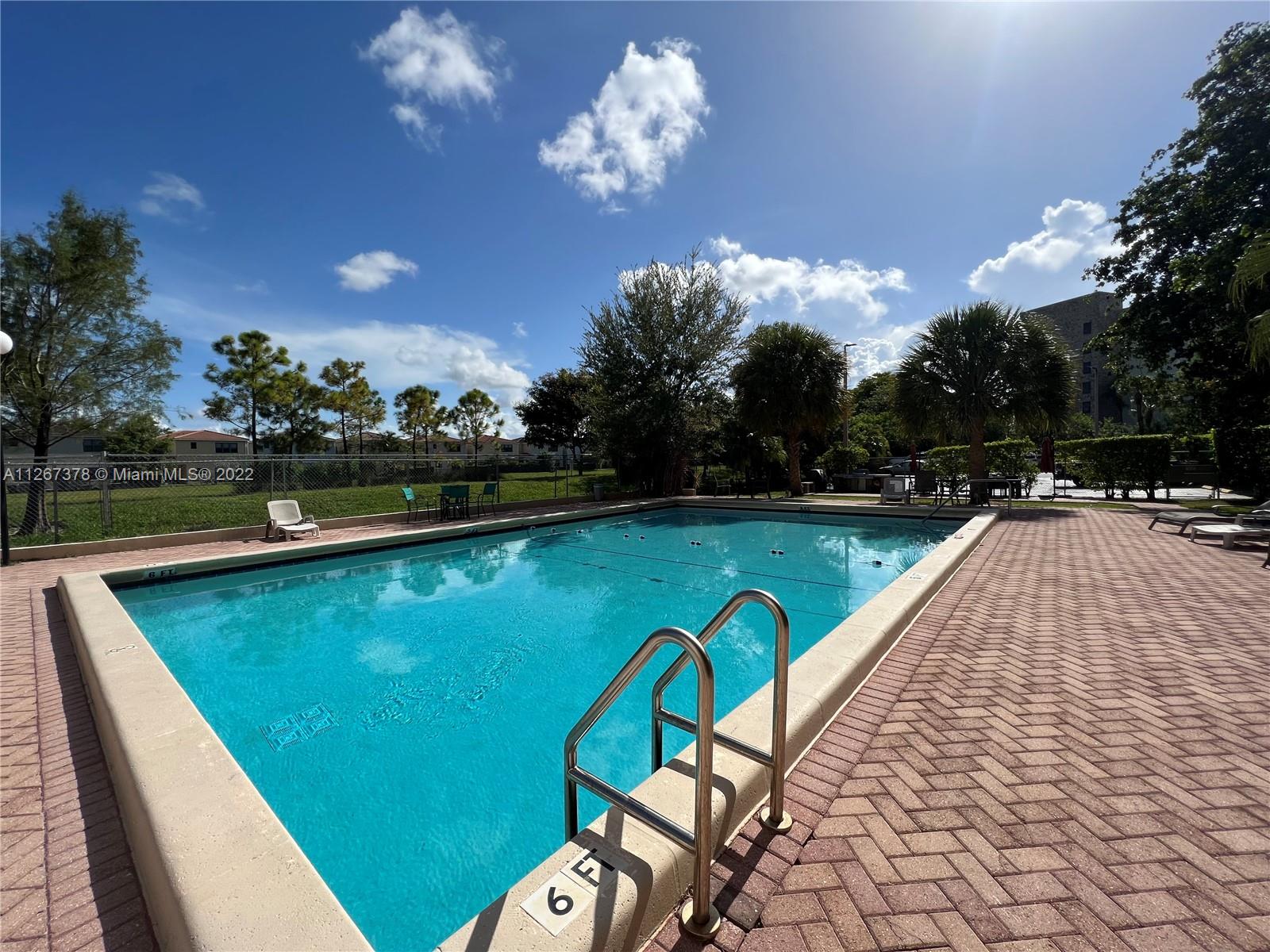 900 NE 195th St Unit: 507
