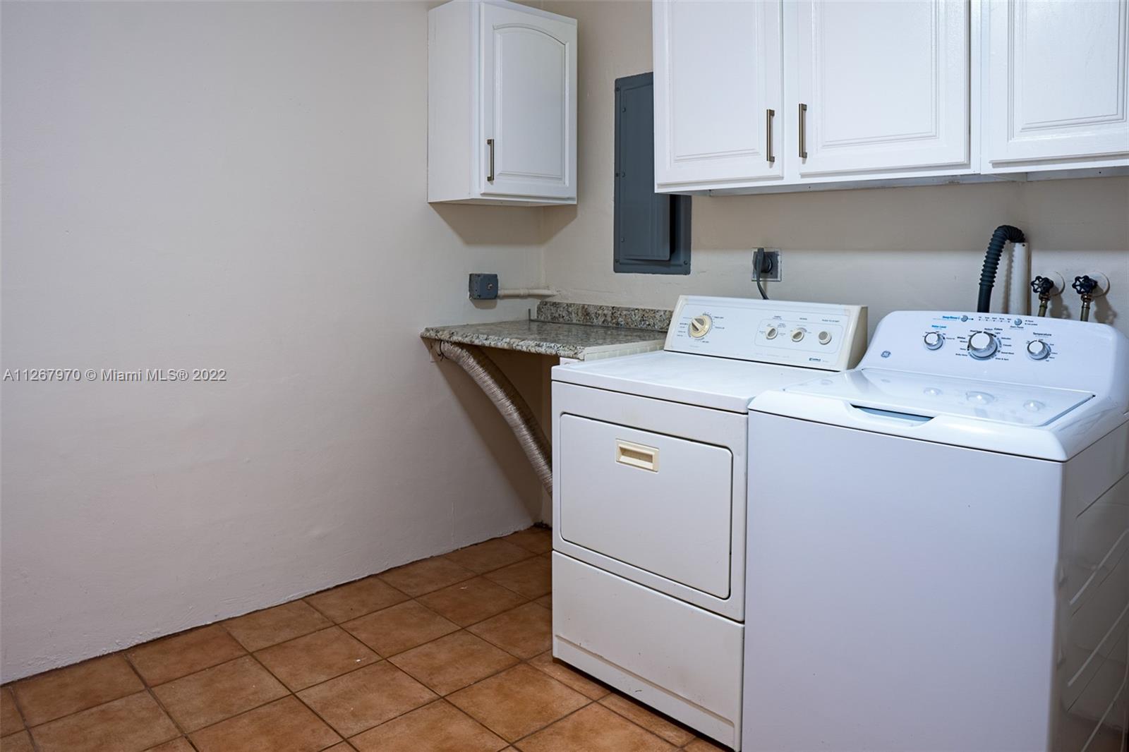 2100 N 55th Ave