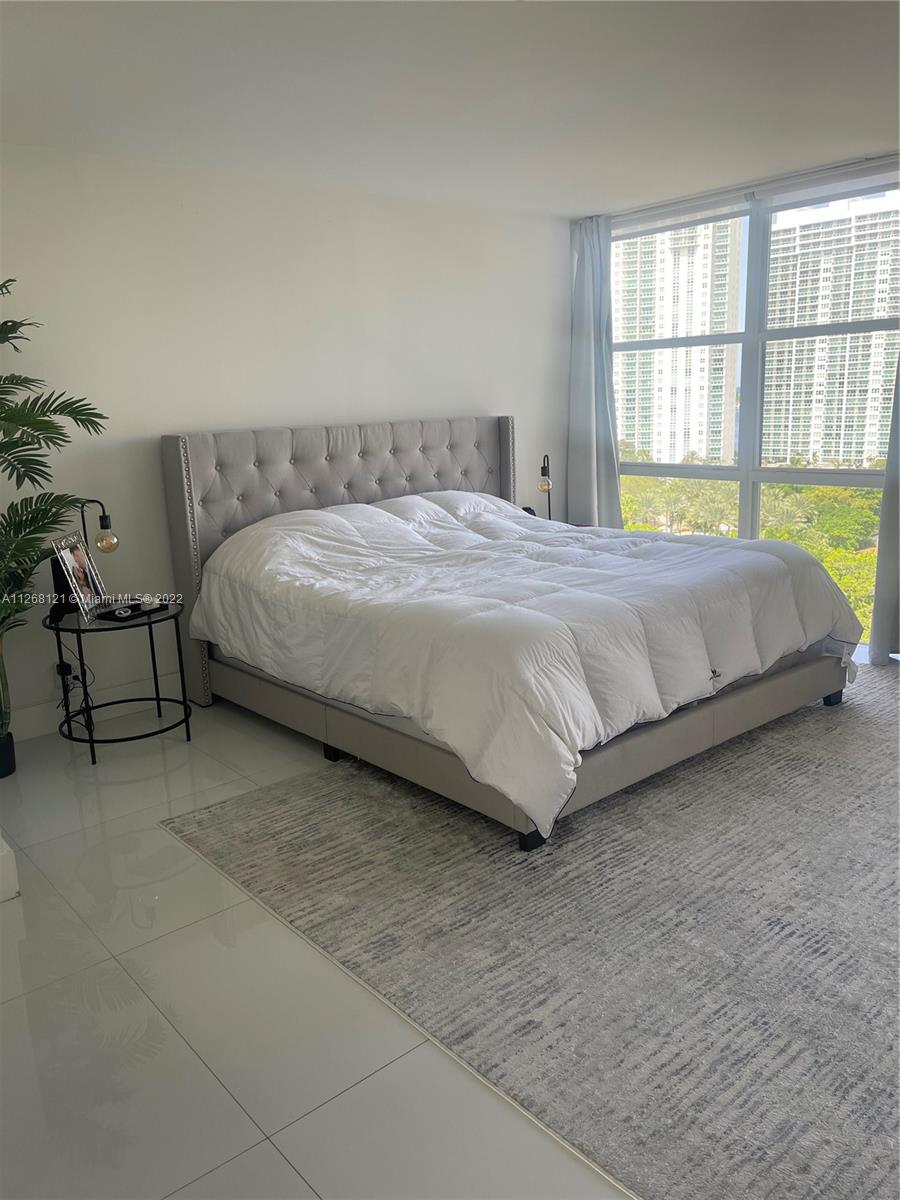 18181 NE 31st Ct Unit: 1503