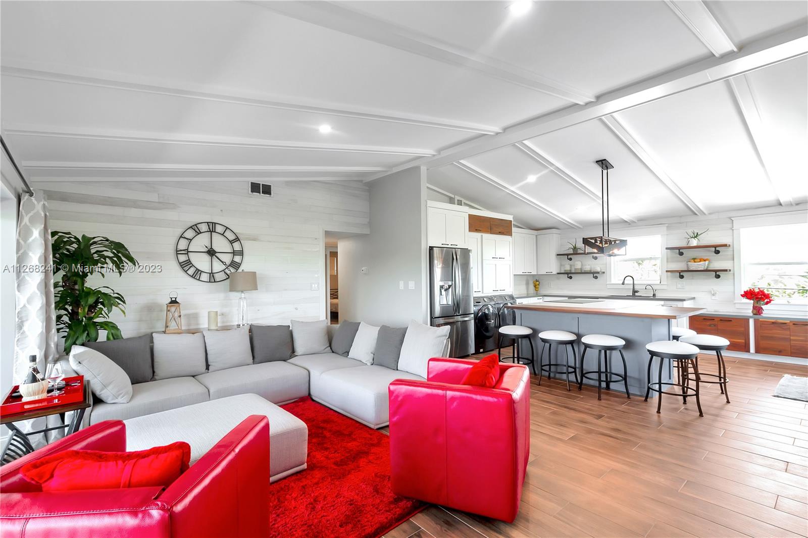 100 Bayview Dr
