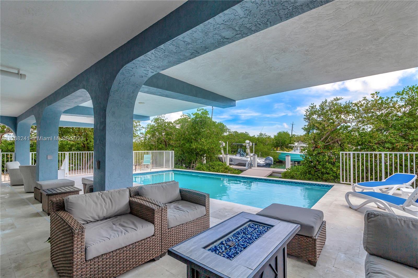 100 Bayview Dr