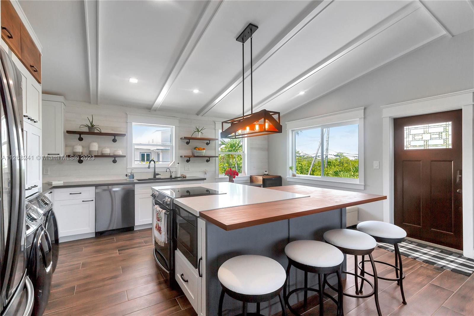 100 Bayview Dr