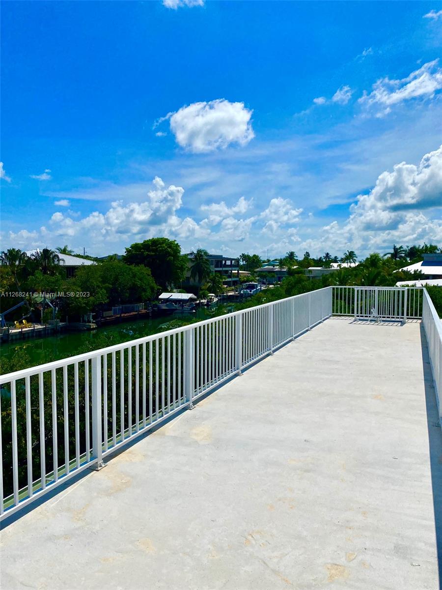 100 Bayview Dr