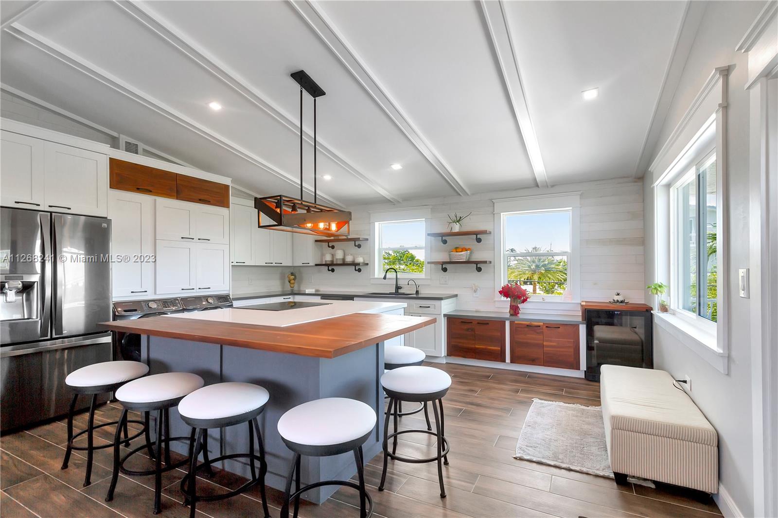 100 Bayview Dr