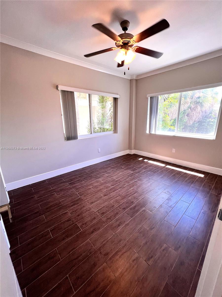 222 Sidonia Ave Unit: 8
