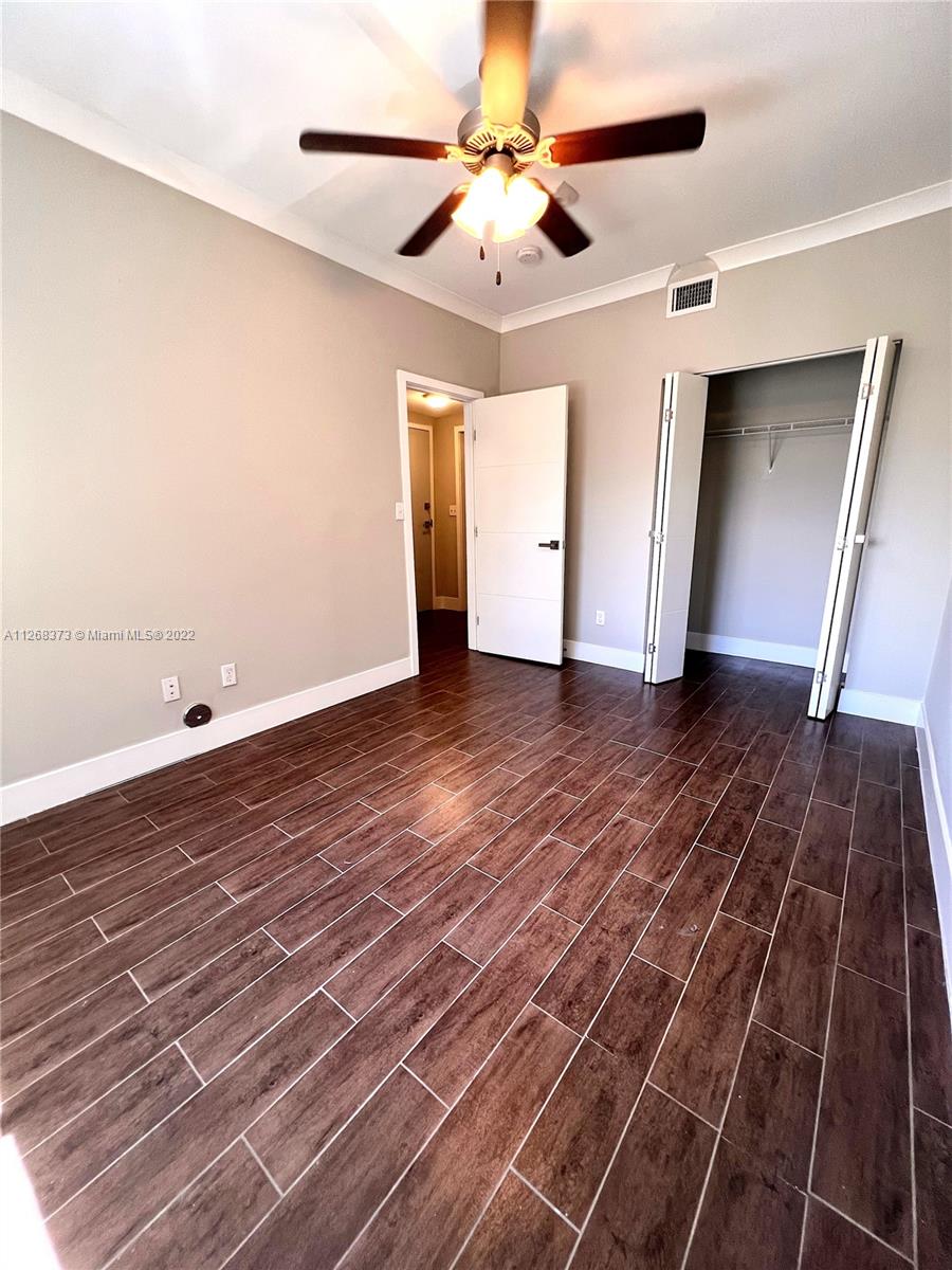 222 Sidonia Ave Unit: 8