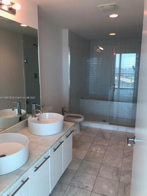 888 Biscayne Blvd Unit: 2811