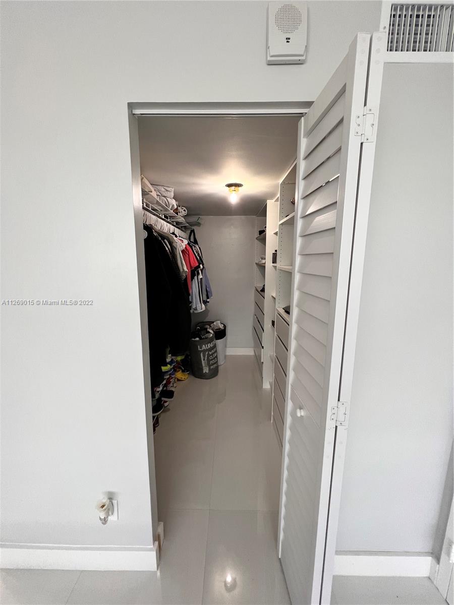 16546 NE 26th Ave Unit: 3J