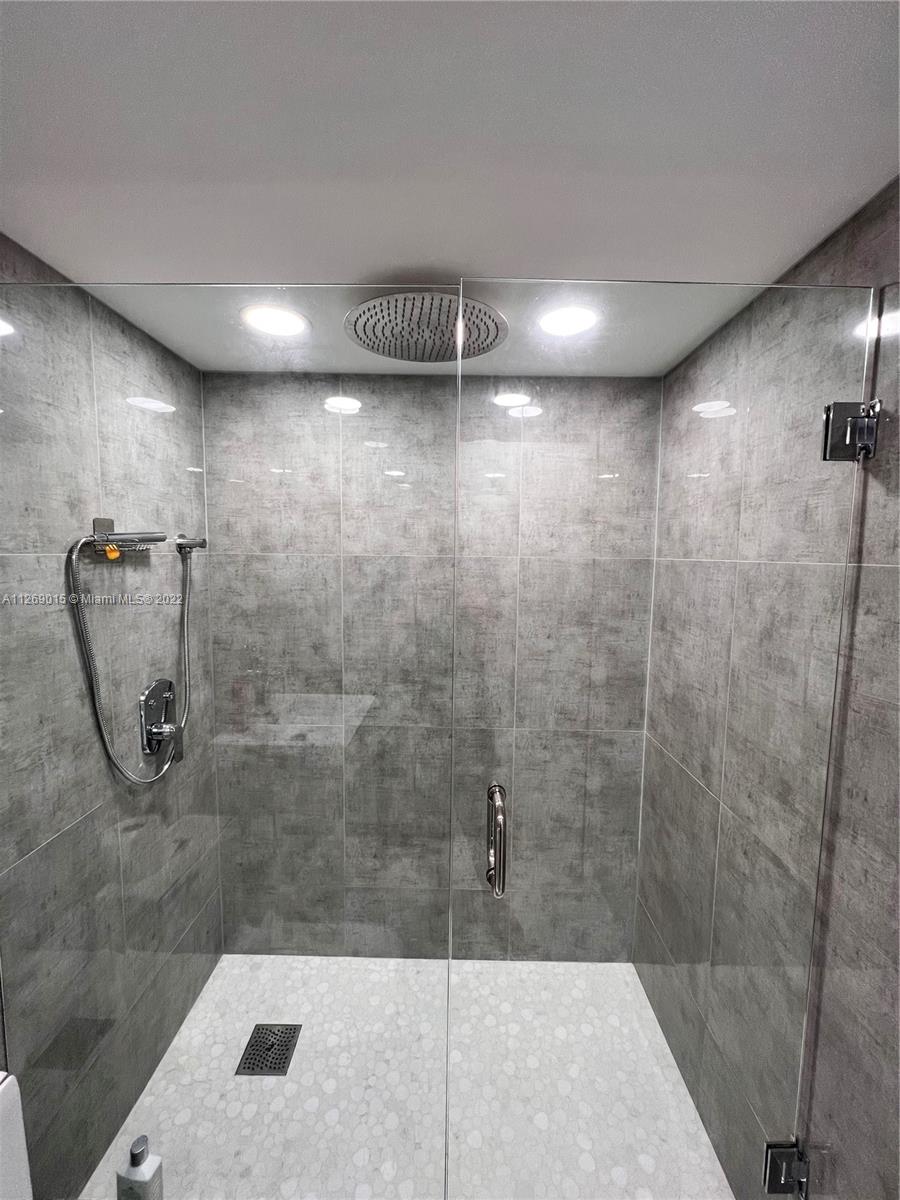 16546 NE 26th Ave Unit: 3J