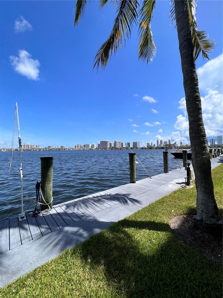 16546 NE 26th Ave Unit: 3J