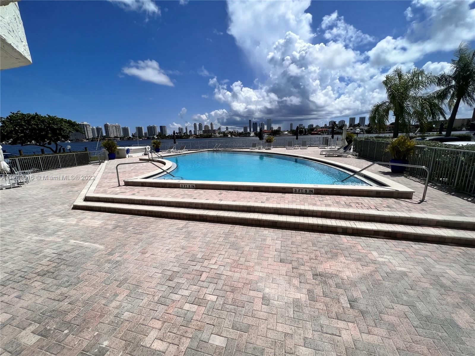 16546 NE 26th Ave Unit: 3J