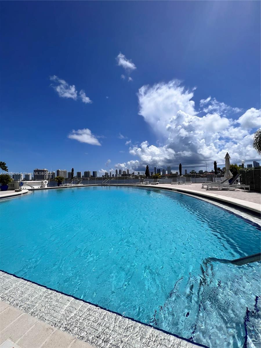 16546 NE 26th Ave Unit: 3J
