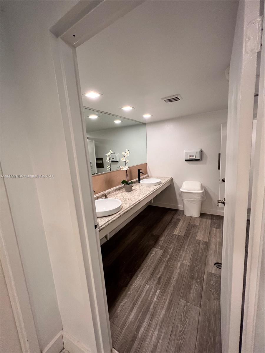 16546 NE 26th Ave Unit: 3J