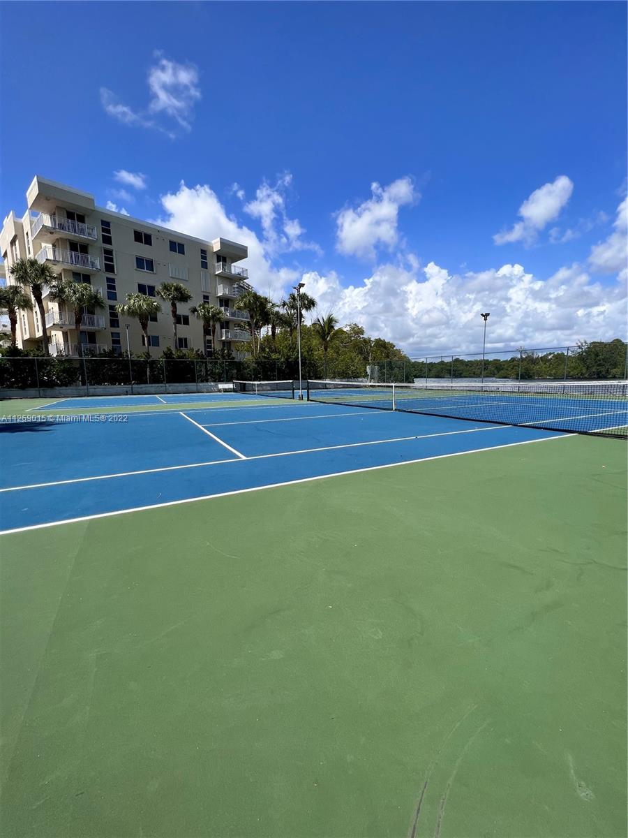 16546 NE 26th Ave Unit: 3J