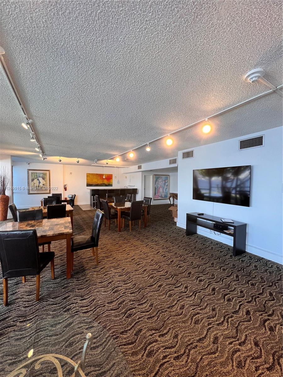 16546 NE 26th Ave Unit: 3J