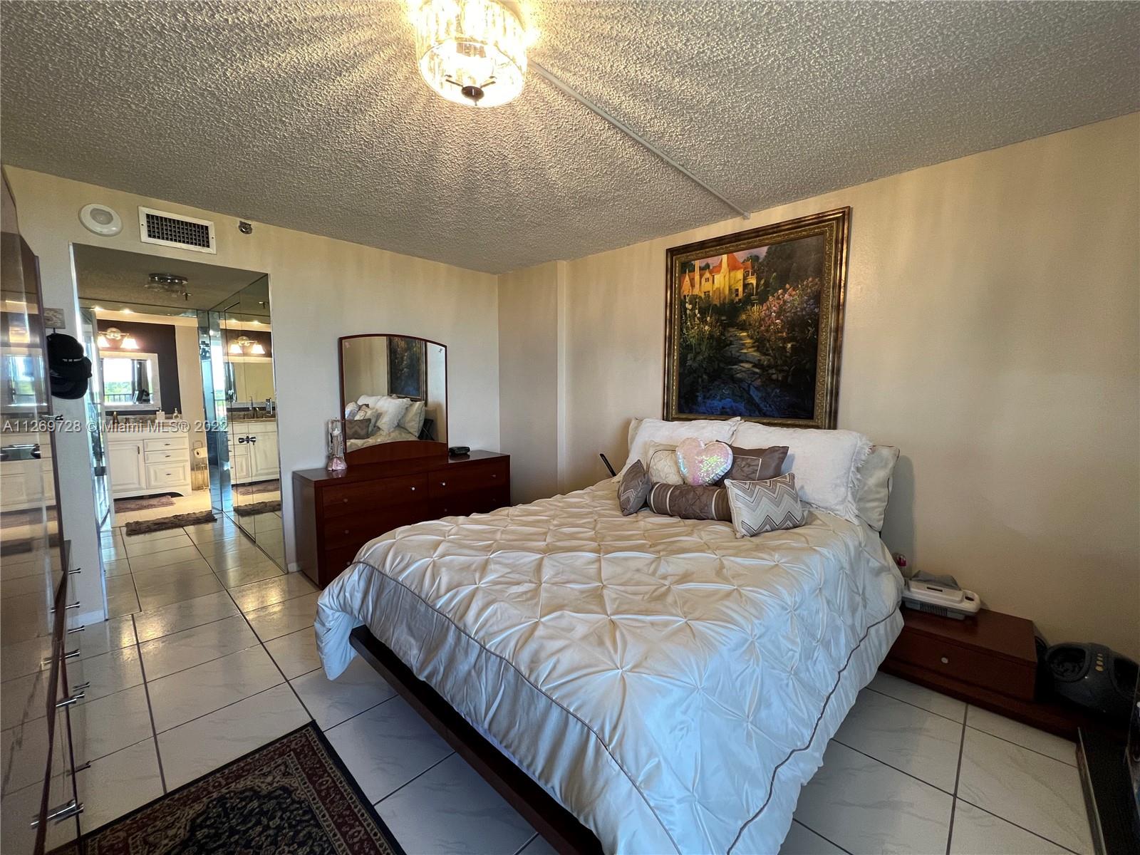 900 NE 195th St Unit: 717