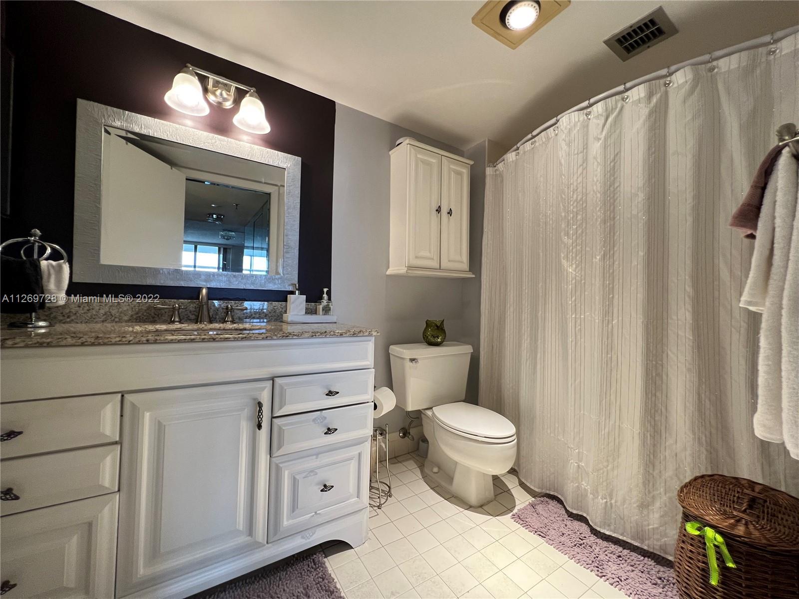 900 NE 195th St Unit: 717