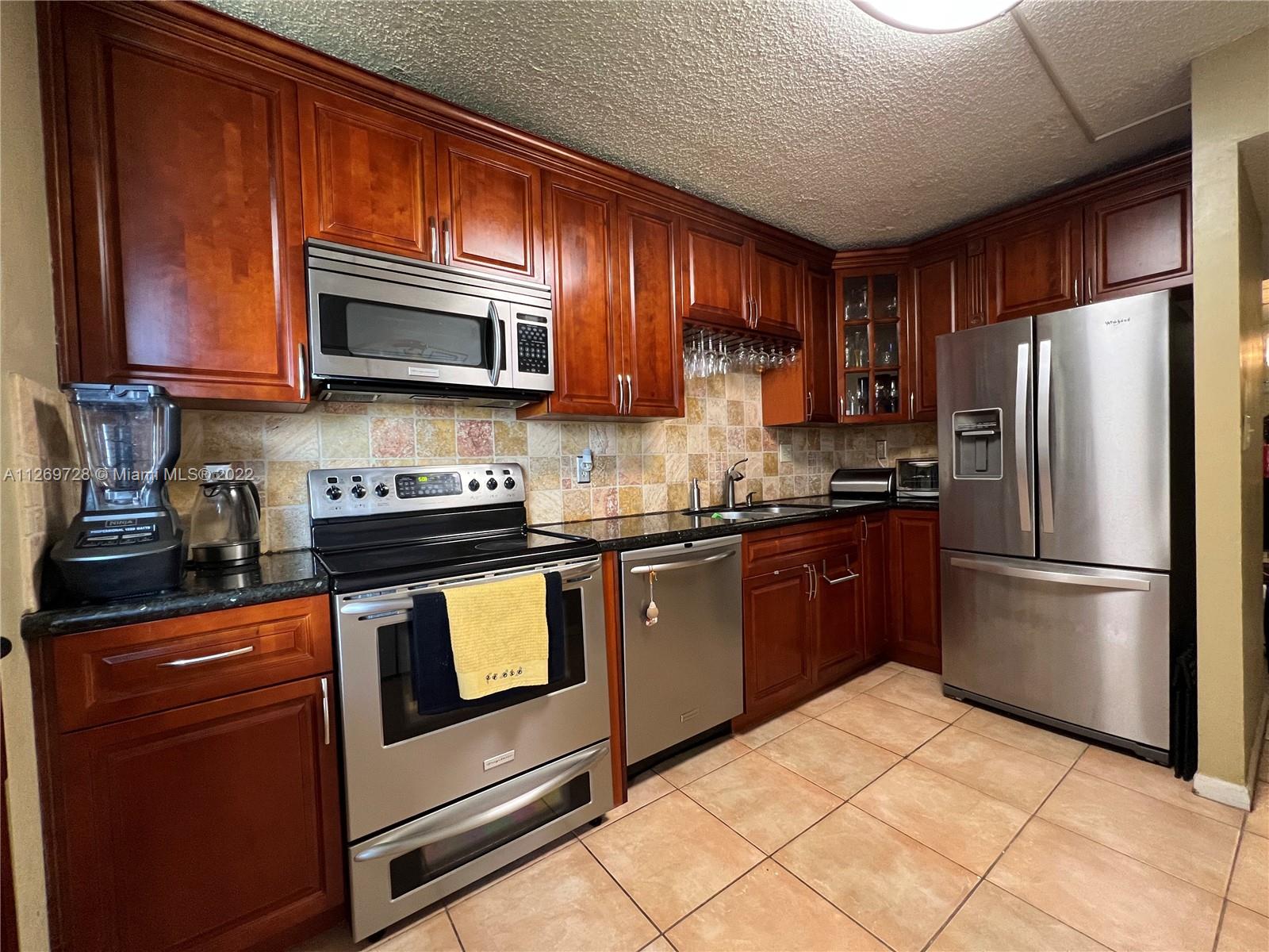 900 NE 195th St Unit: 717