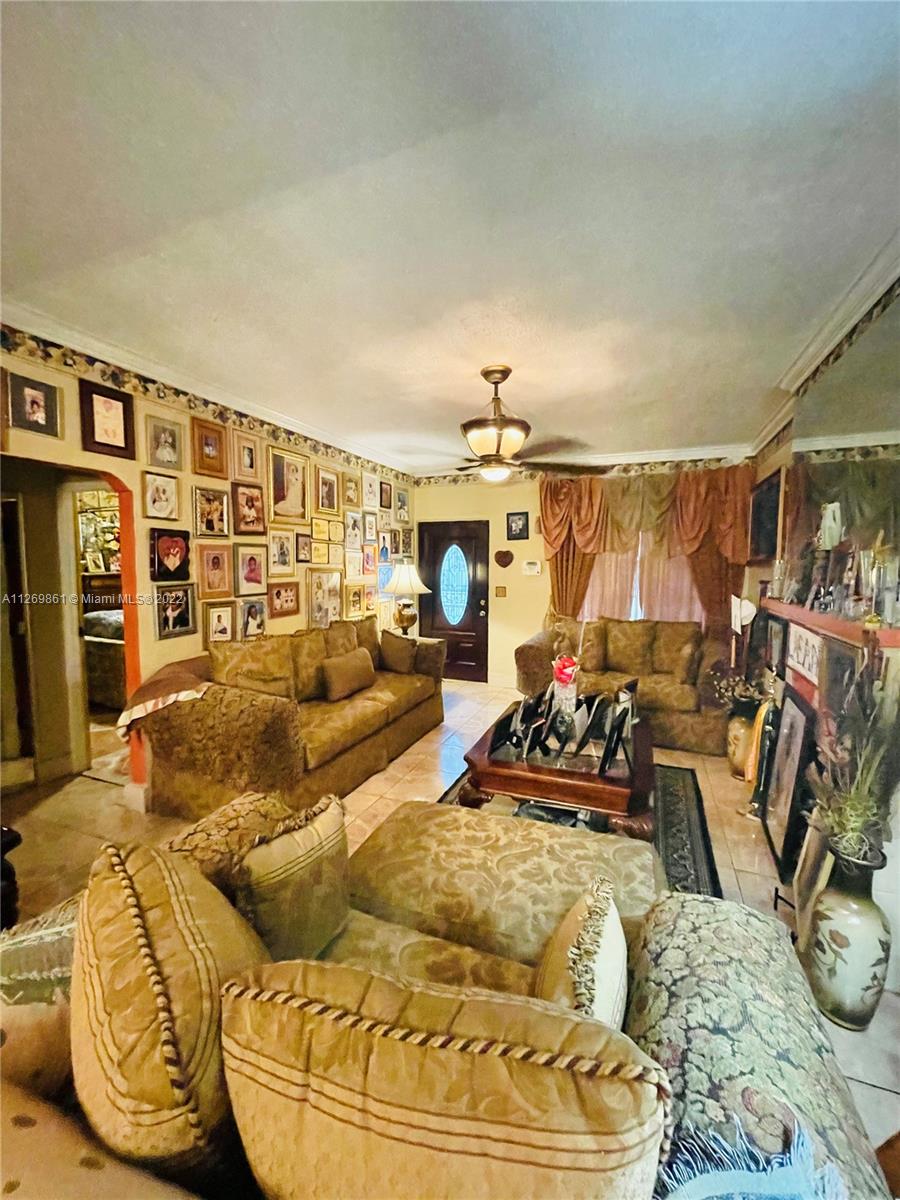 735 NW 45th St
