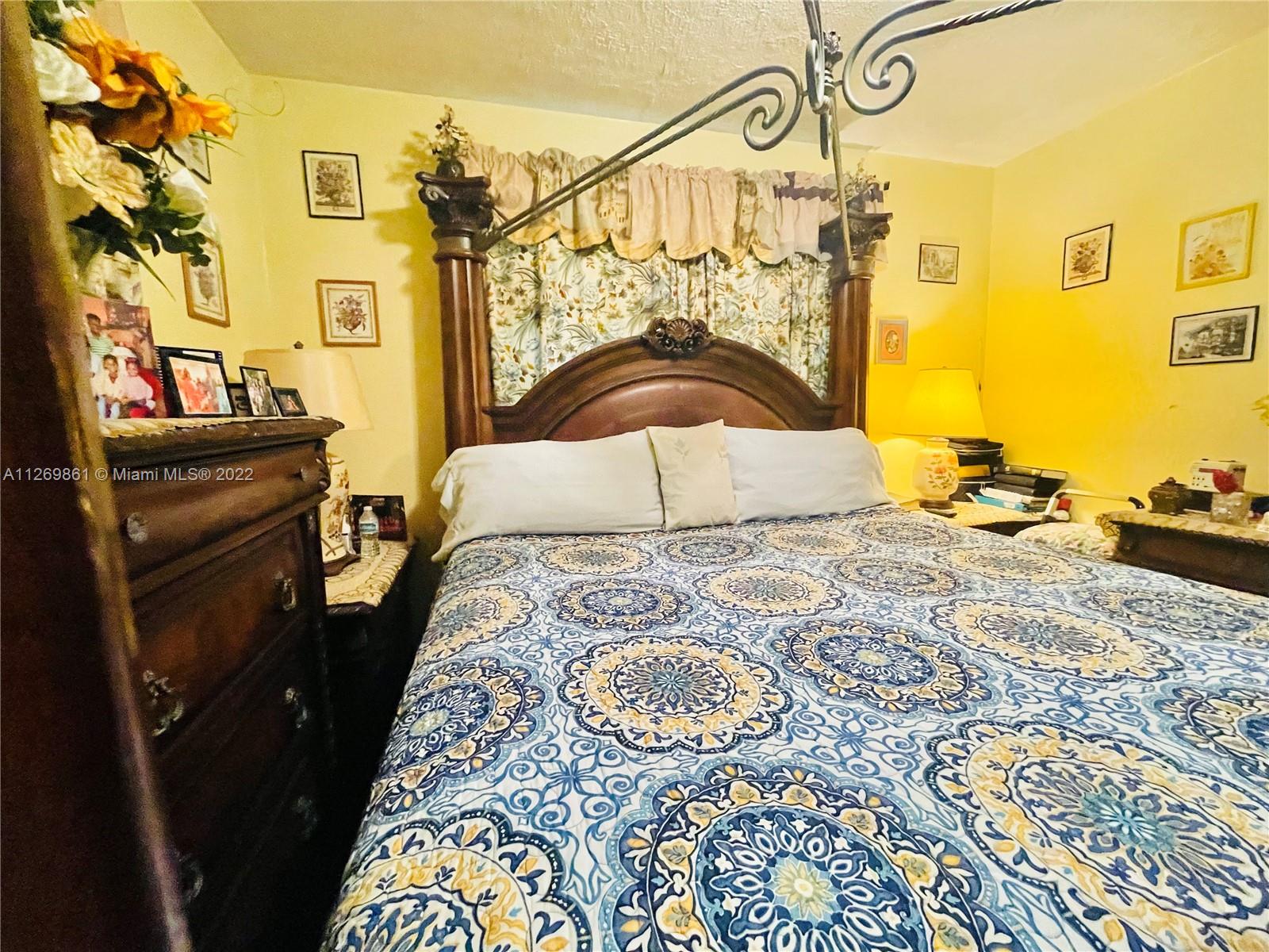 735 NW 45th St