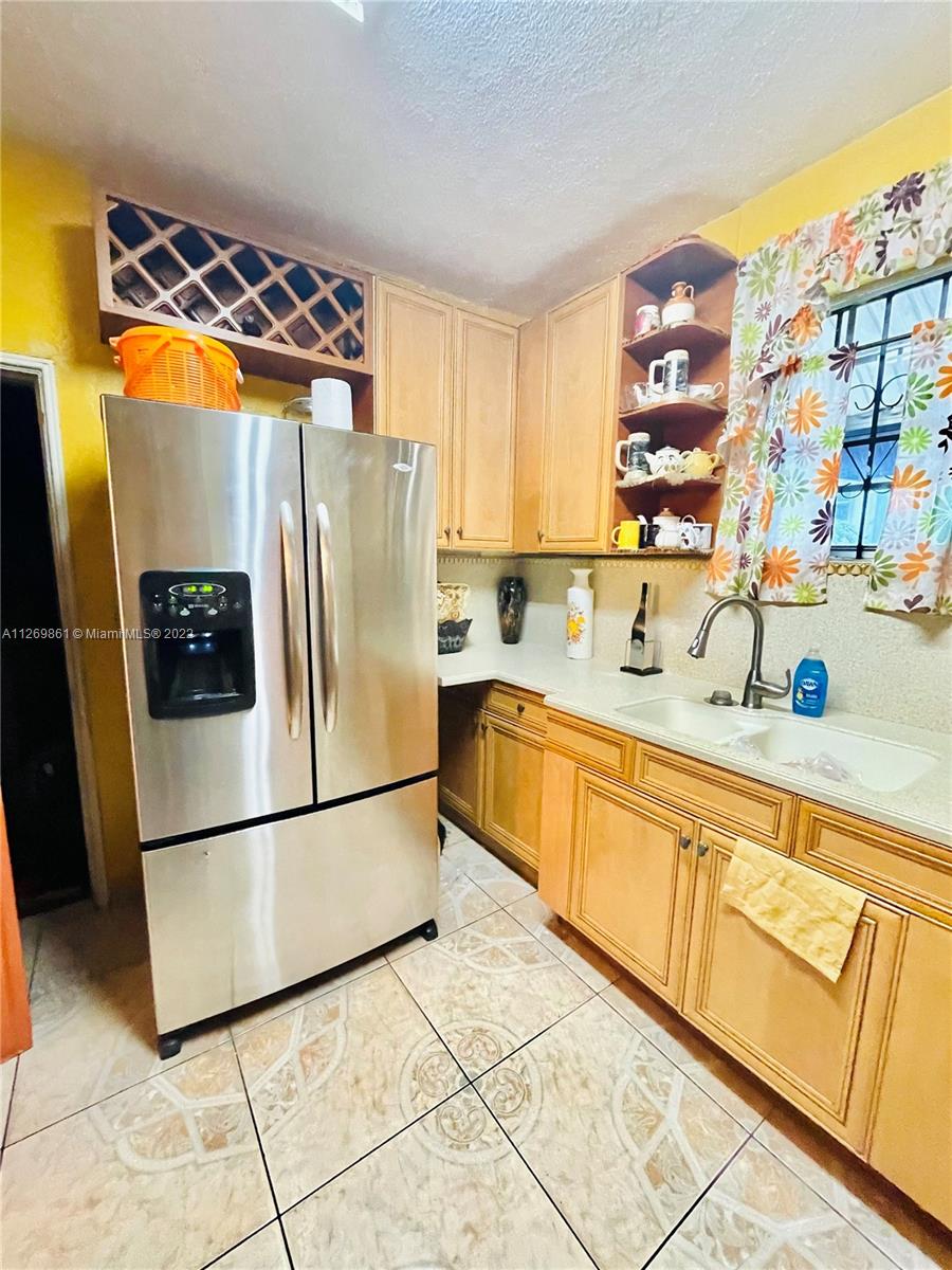 735 NW 45th St