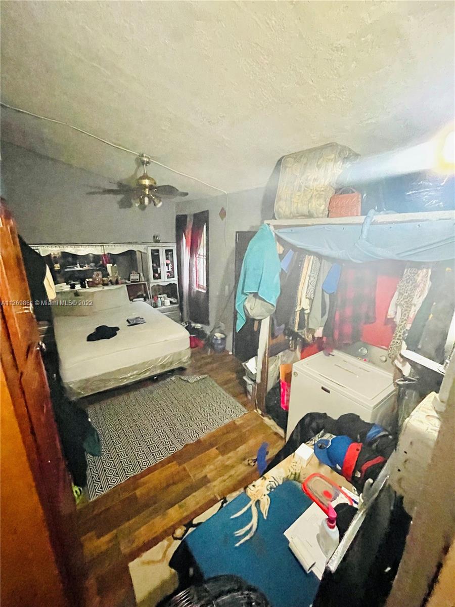 735 NW 45th St