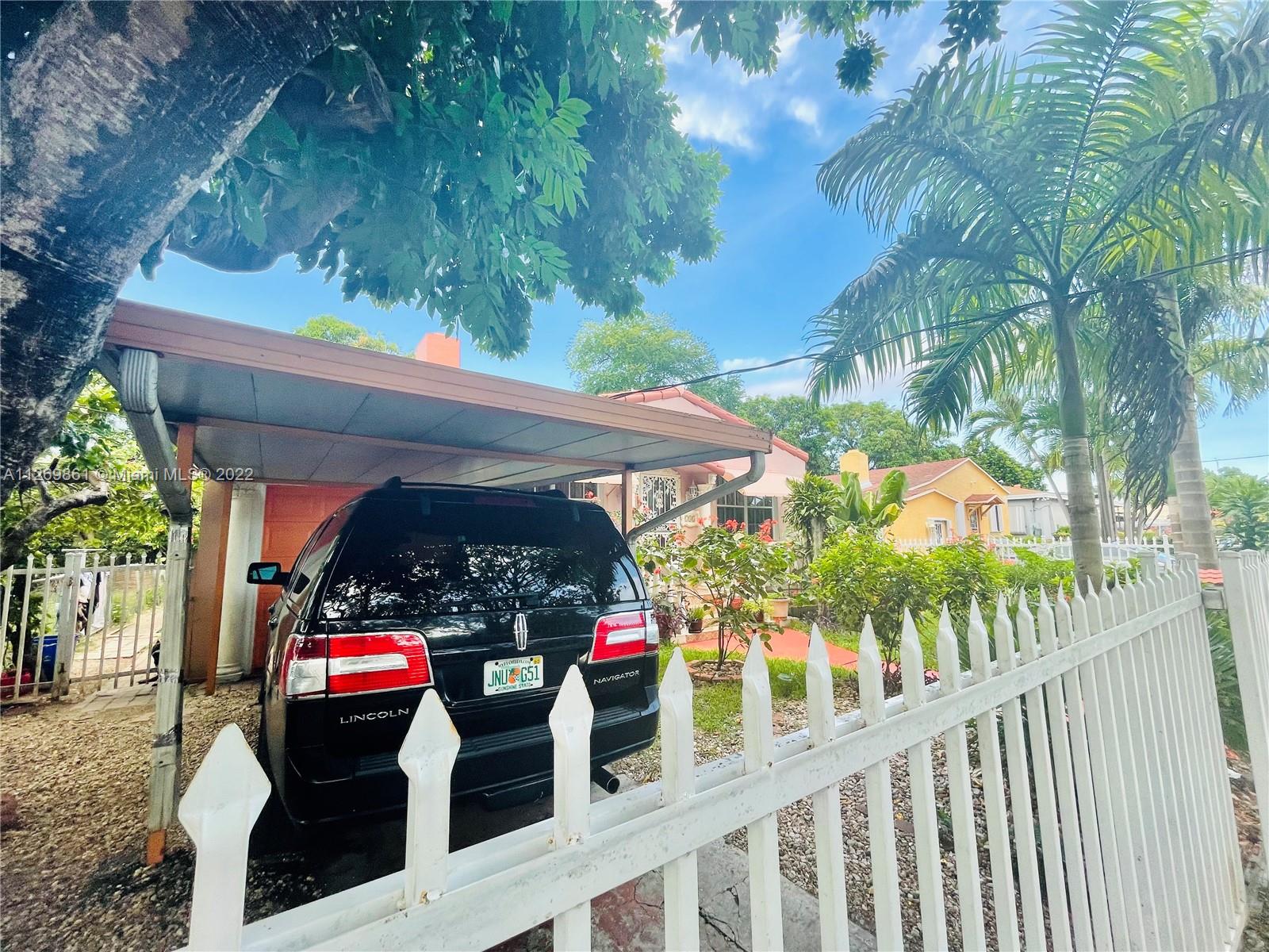 735 NW 45th St
