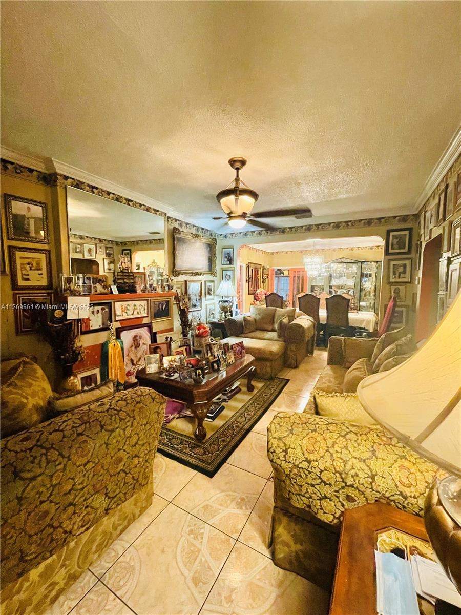 735 NW 45th St