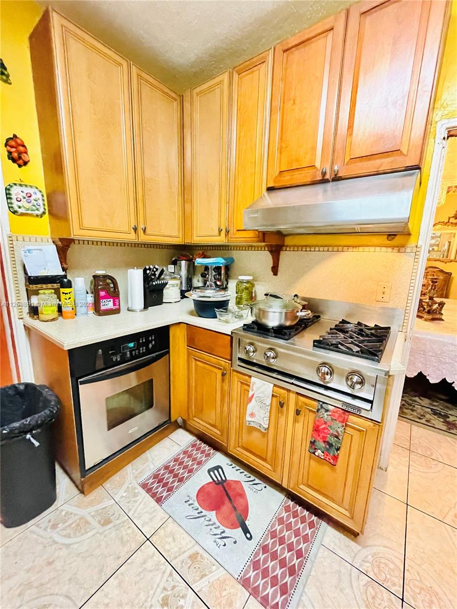 735 NW 45th St