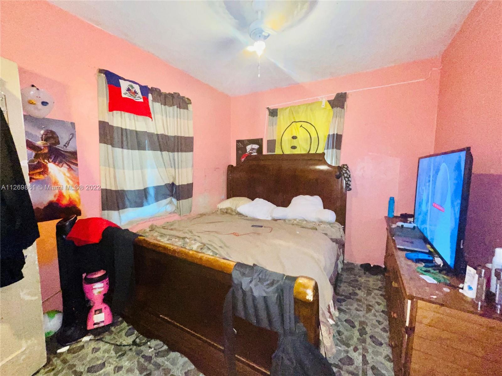 735 NW 45th St
