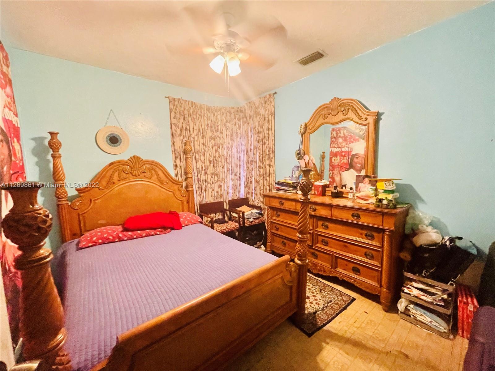 735 NW 45th St