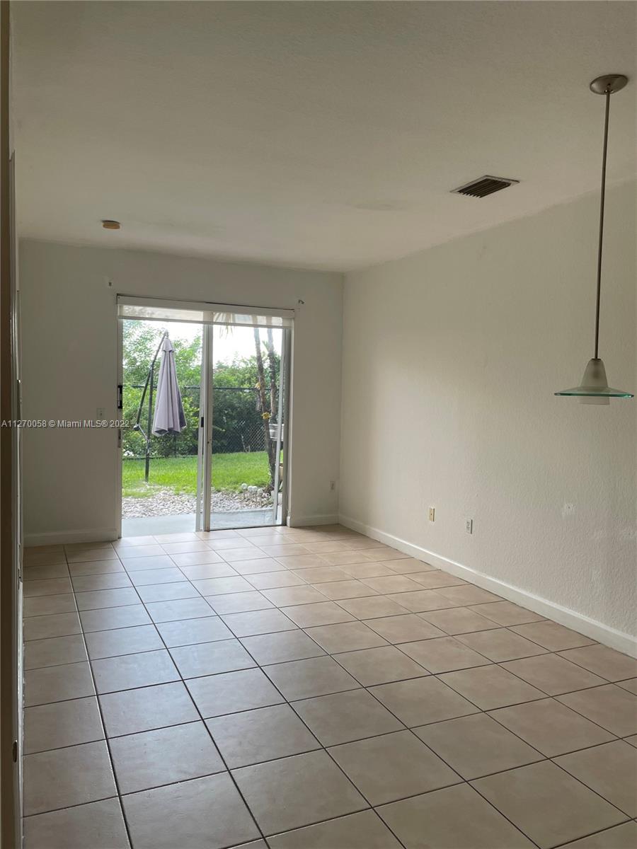 17630 NW 73rd Ave Unit: 102-4