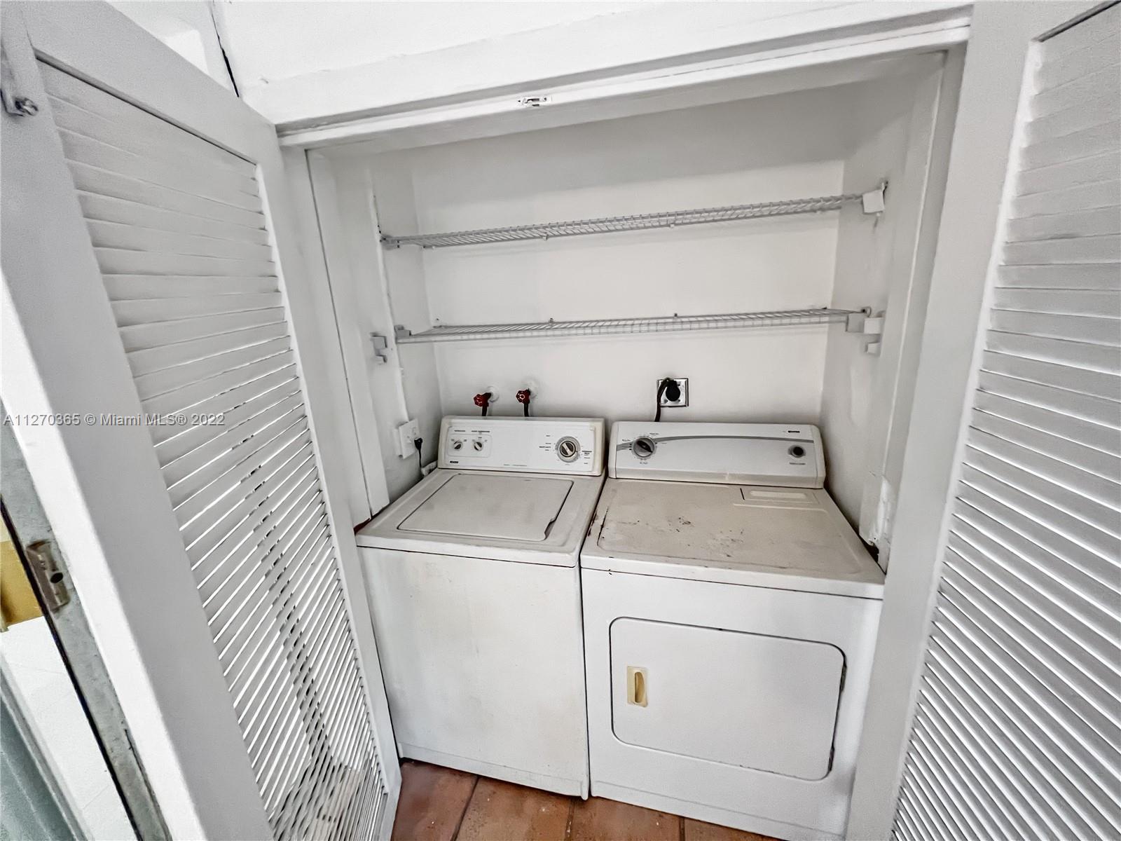 400 Minorca Ave Unit: 1