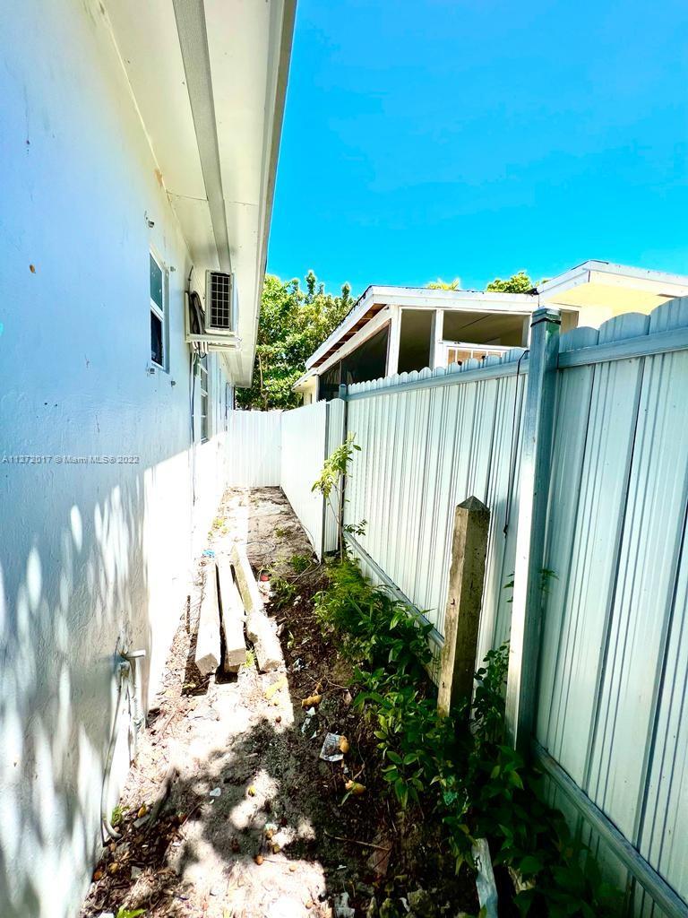 6811 NW 4th Ct Unit: 1