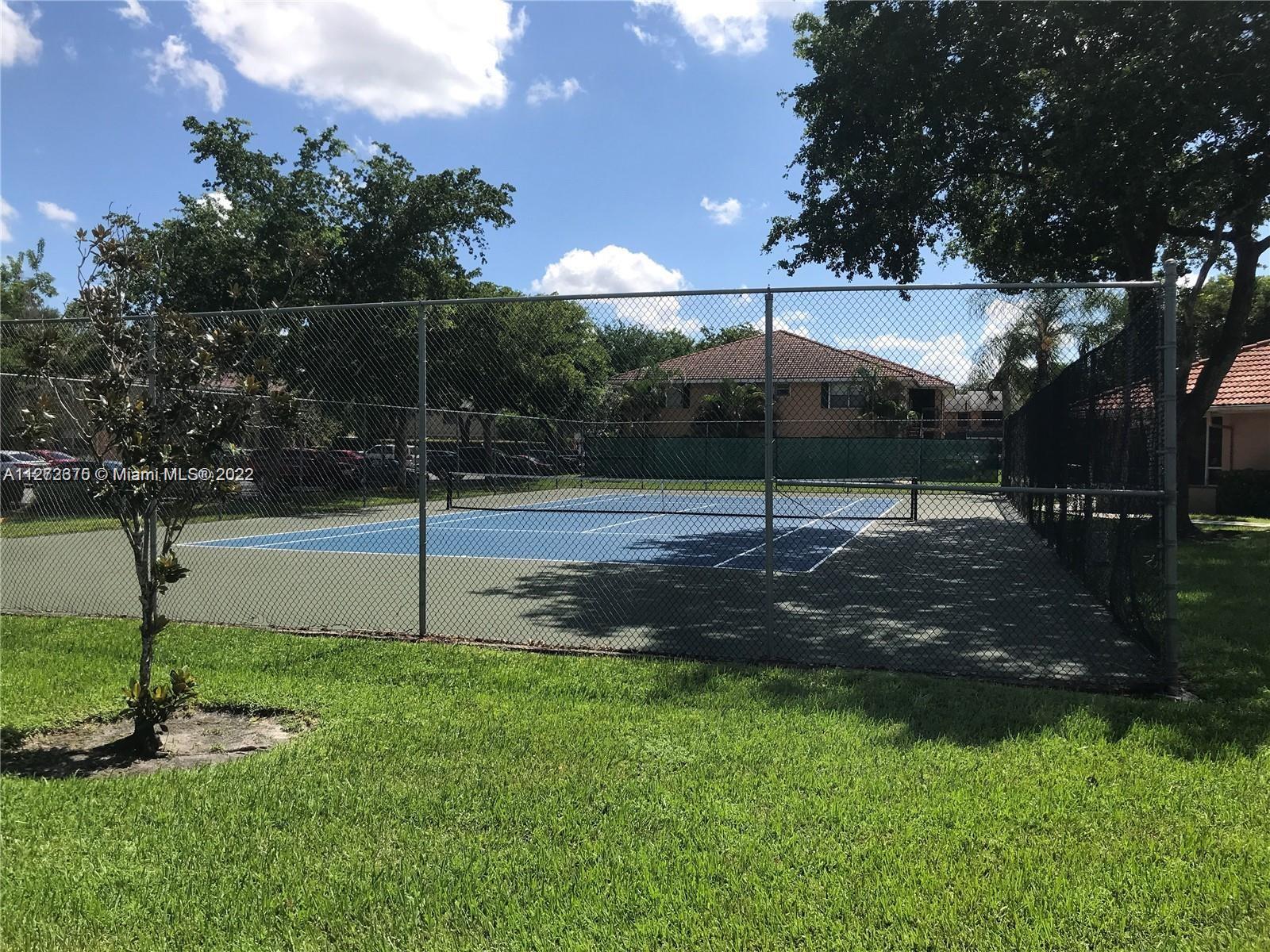 10445 NW 7th St Unit: 104