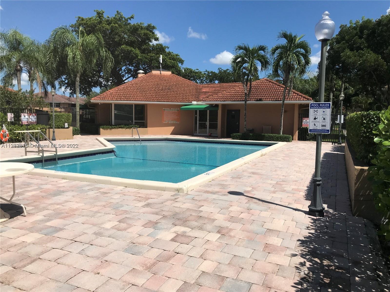 10445 NW 7th St Unit: 104