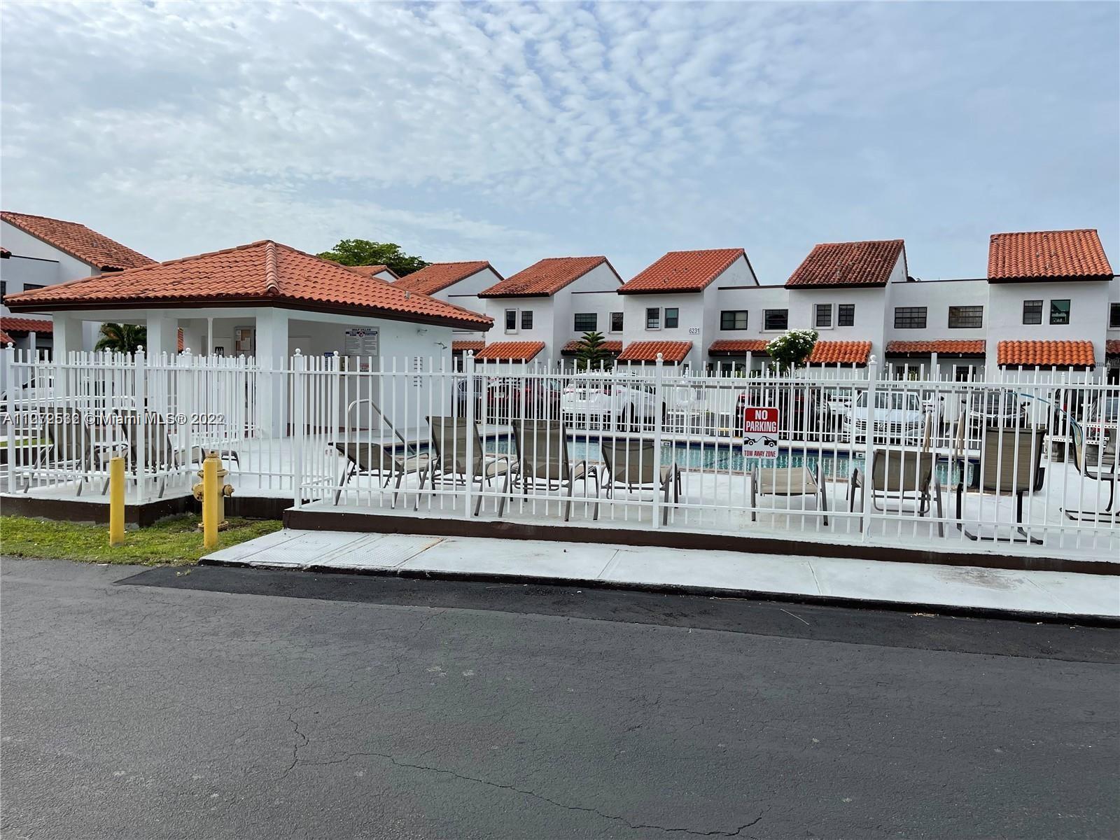6211 SW 138th Ct Unit: J