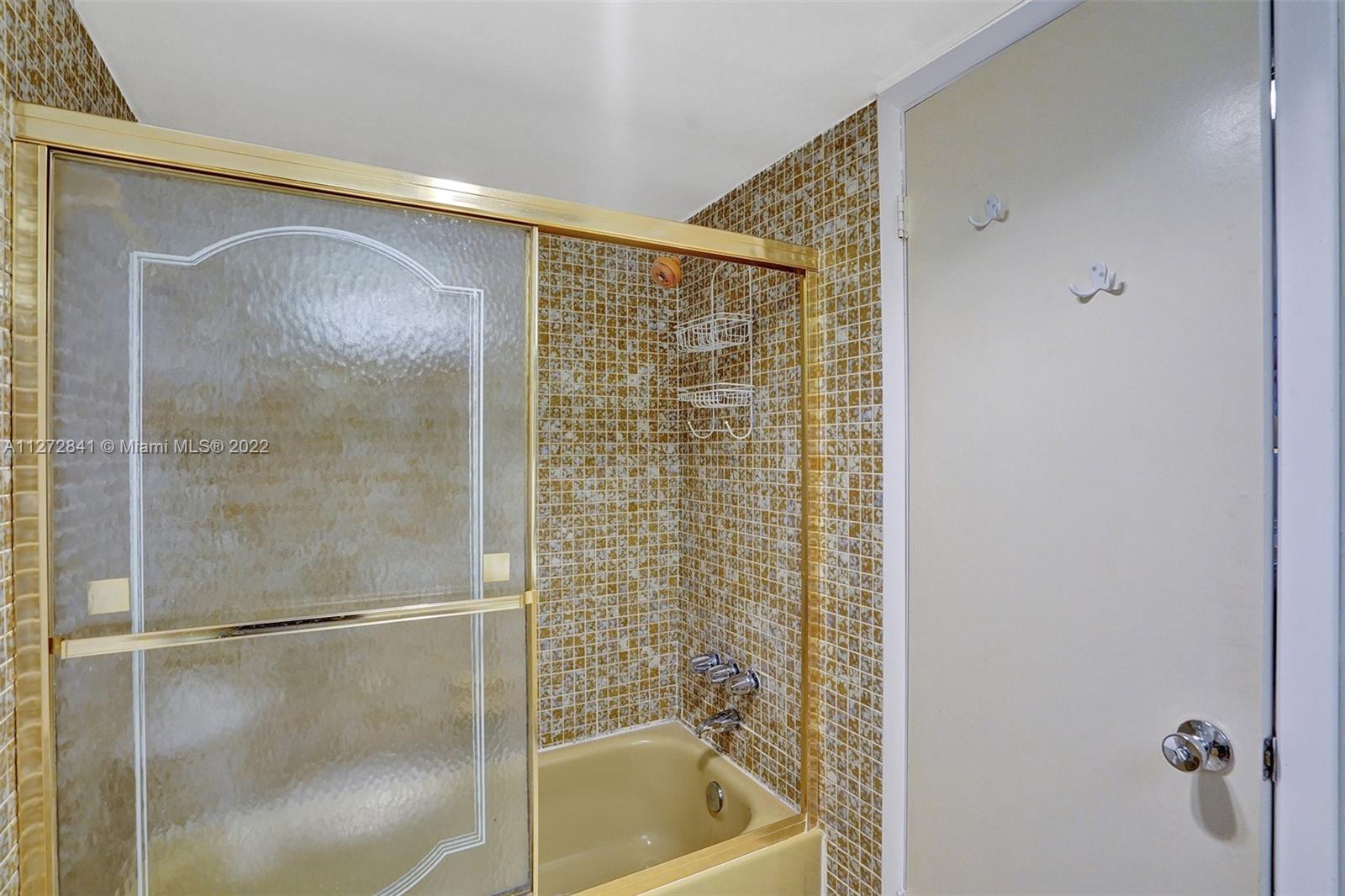 4851 NW 21st St Unit: 112