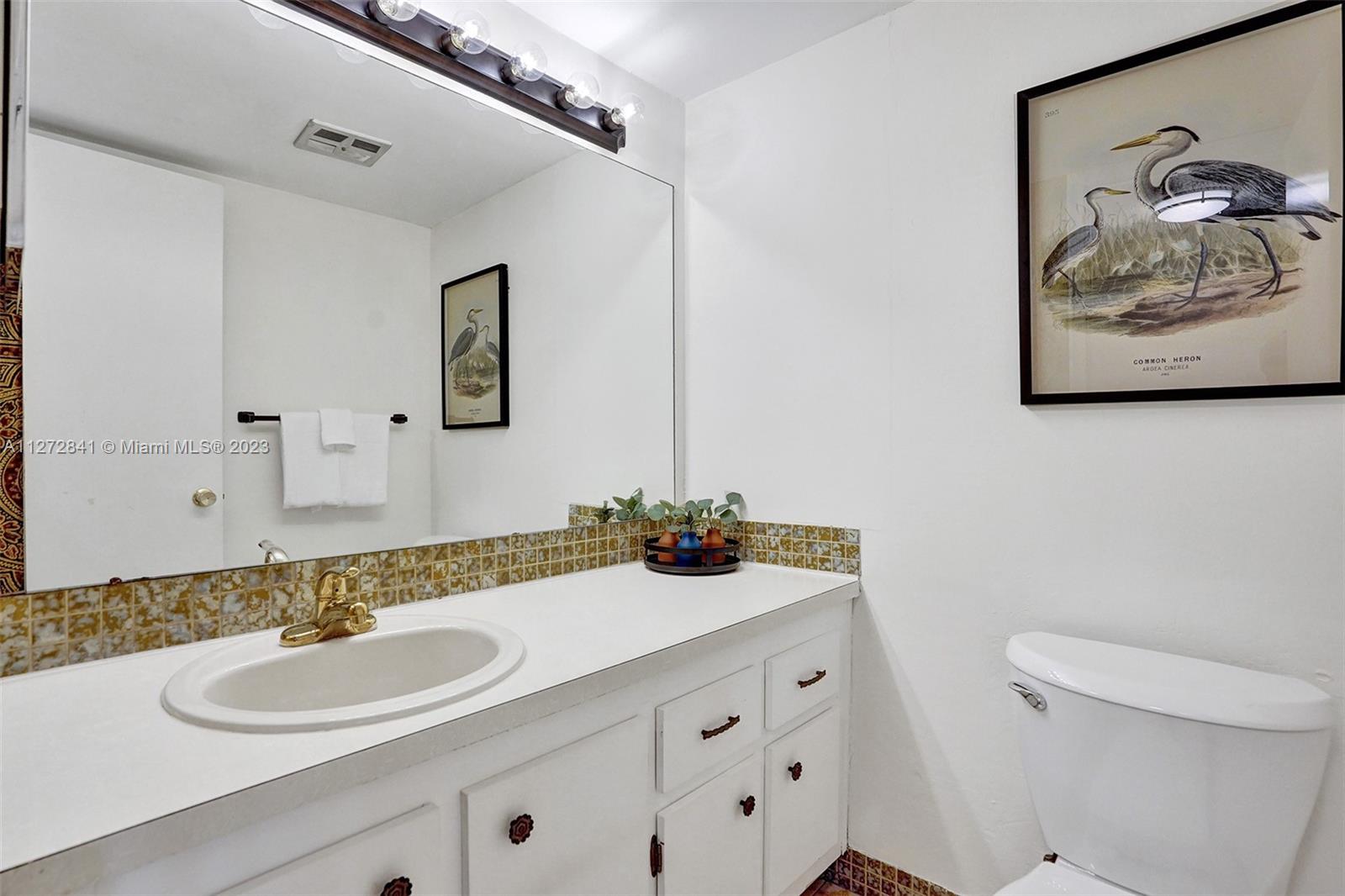 4851 NW 21st St Unit: 112