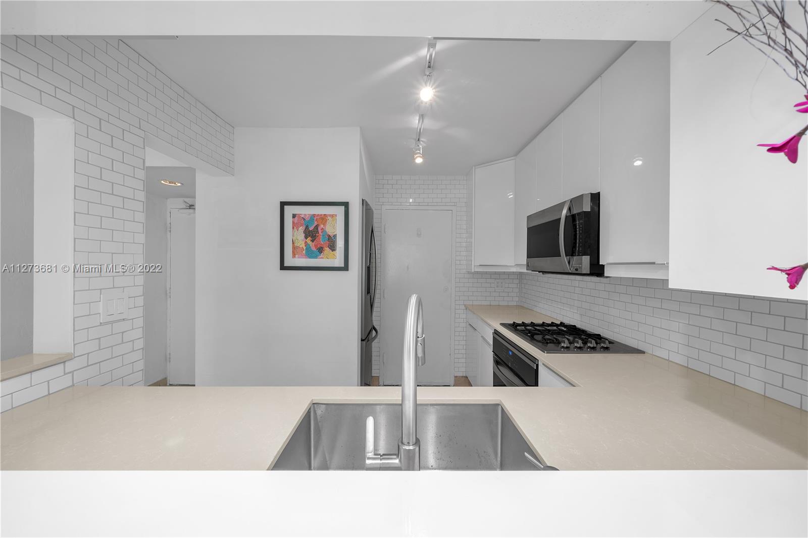 6890 N Kendall Dr Unit: B302
