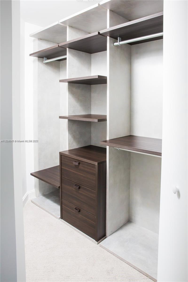 45 SW 9th St Unit: 4001