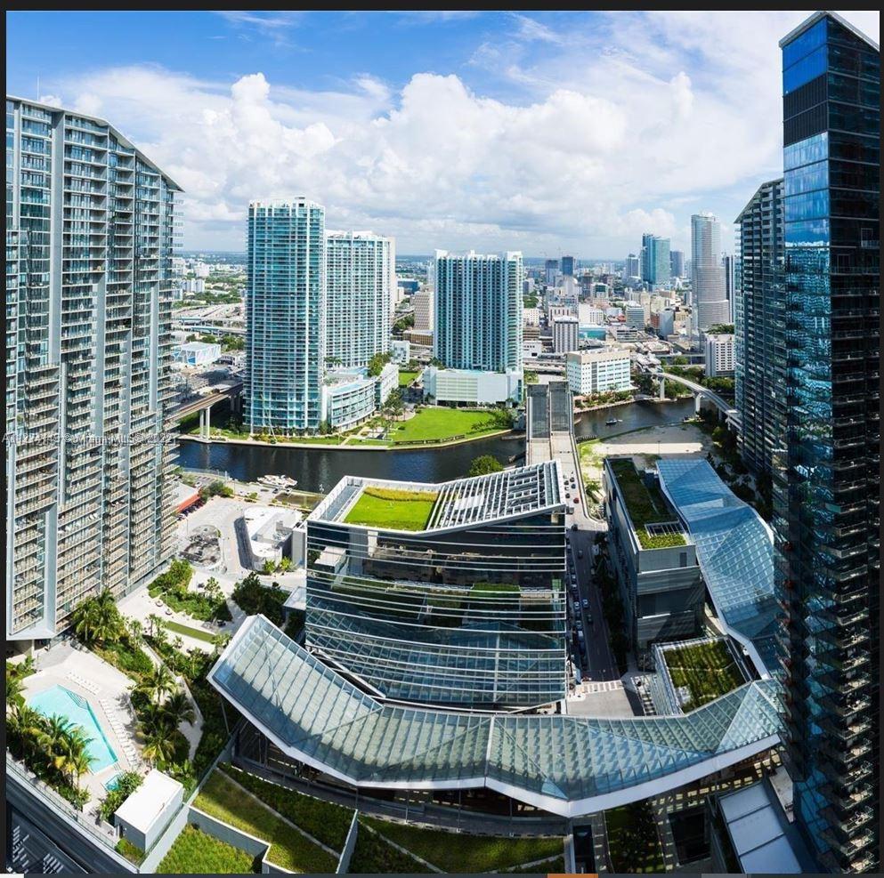 45 SW 9th St Unit: 4001