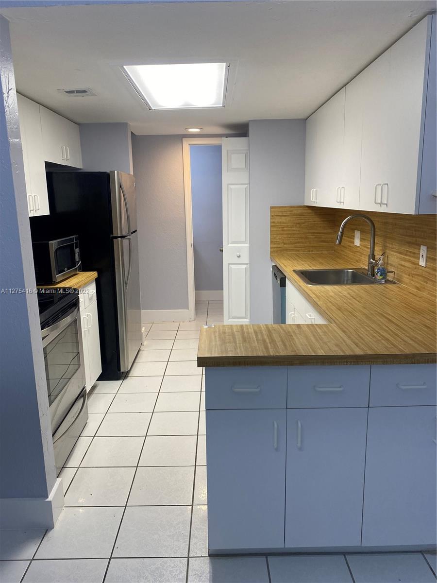 15825 SW 90th Ct Unit: 1B
