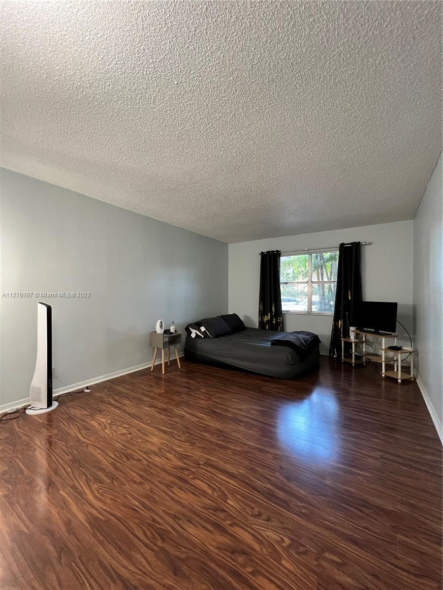 6101 N Falls Cir Dr Unit: 106