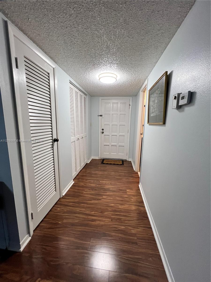 6101 N Falls Cir Dr Unit: 106
