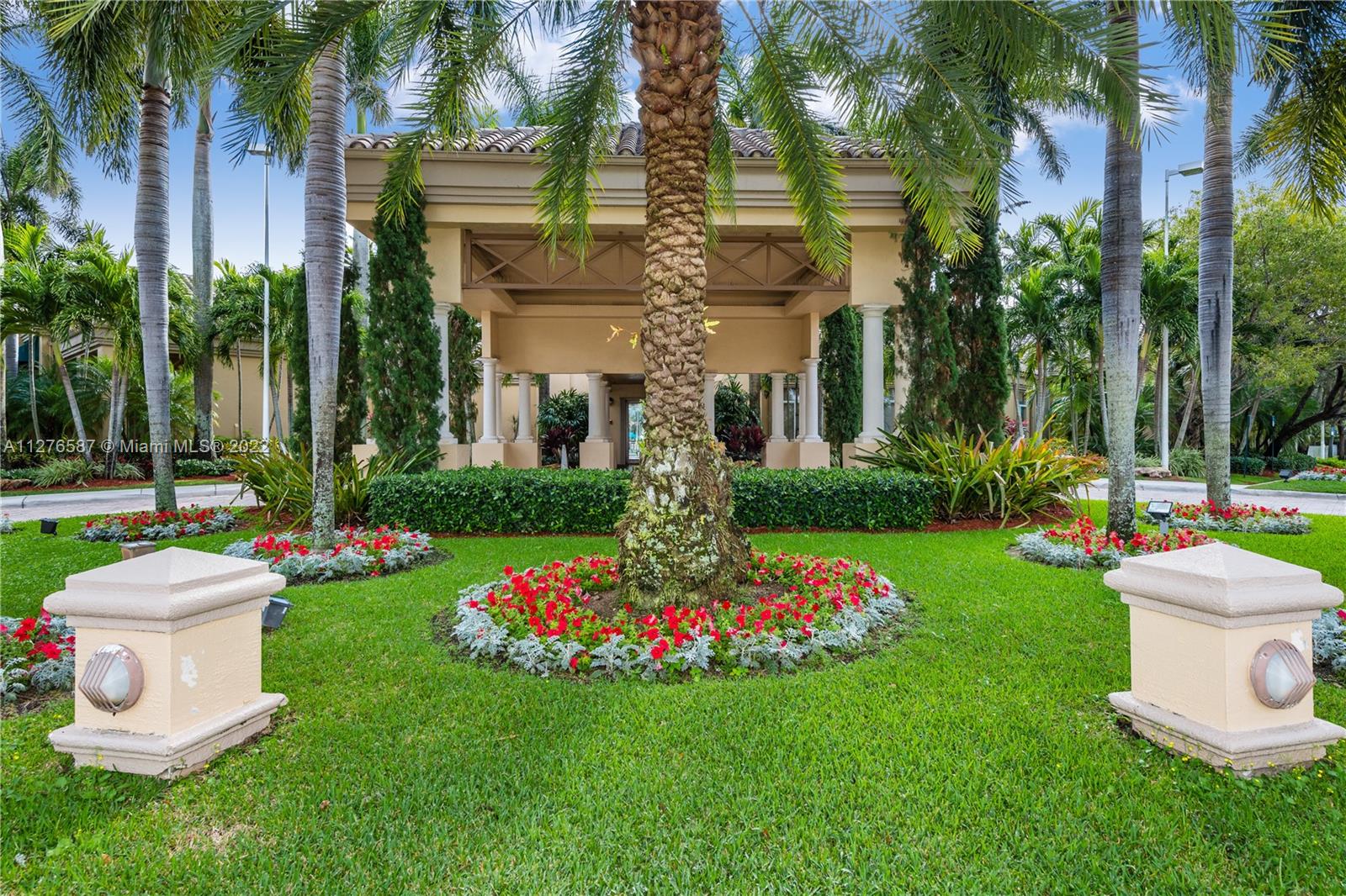 1886 NW 140th Ter