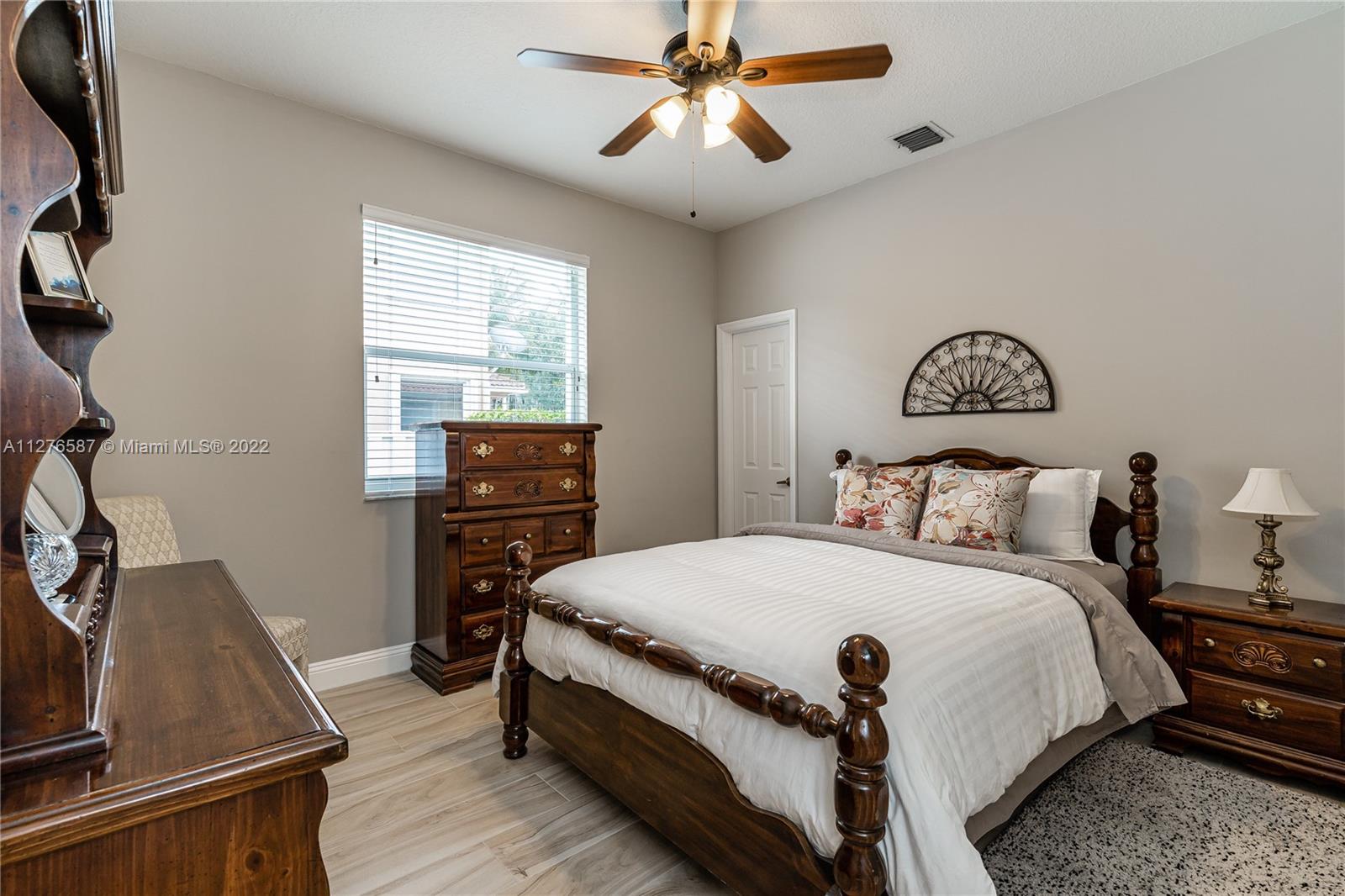 1886 NW 140th Ter